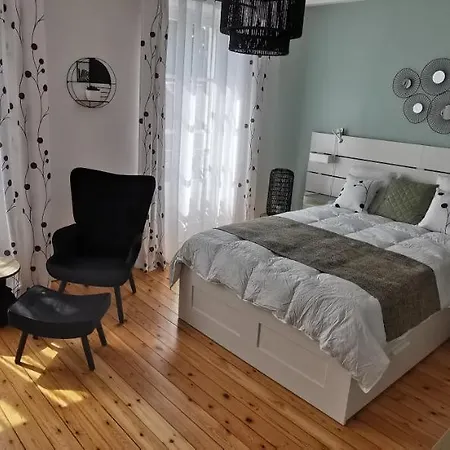 La Maison De L 'arbre Sec Apartmán